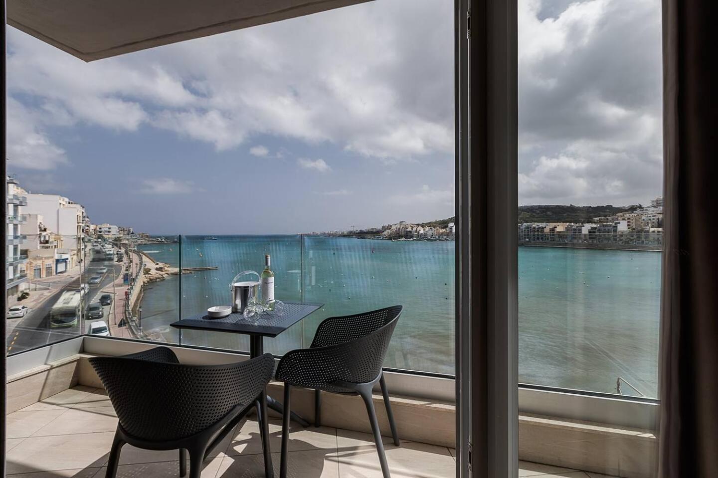 Dearborn Seafront Apartment St. Paul's Bay Exterior photo