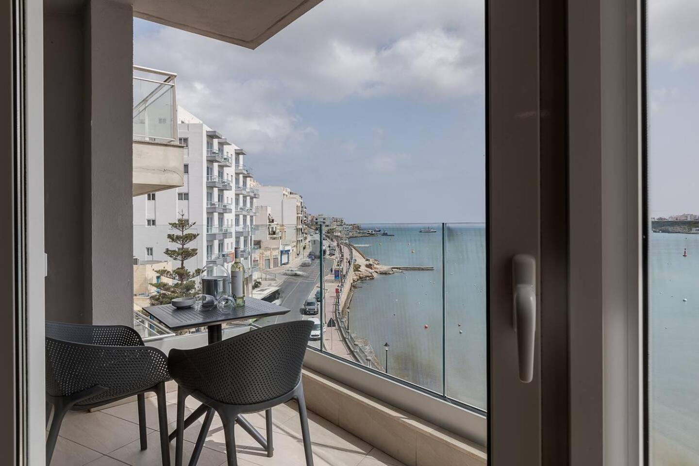 Dearborn Seafront Apartment St. Paul's Bay Exterior photo